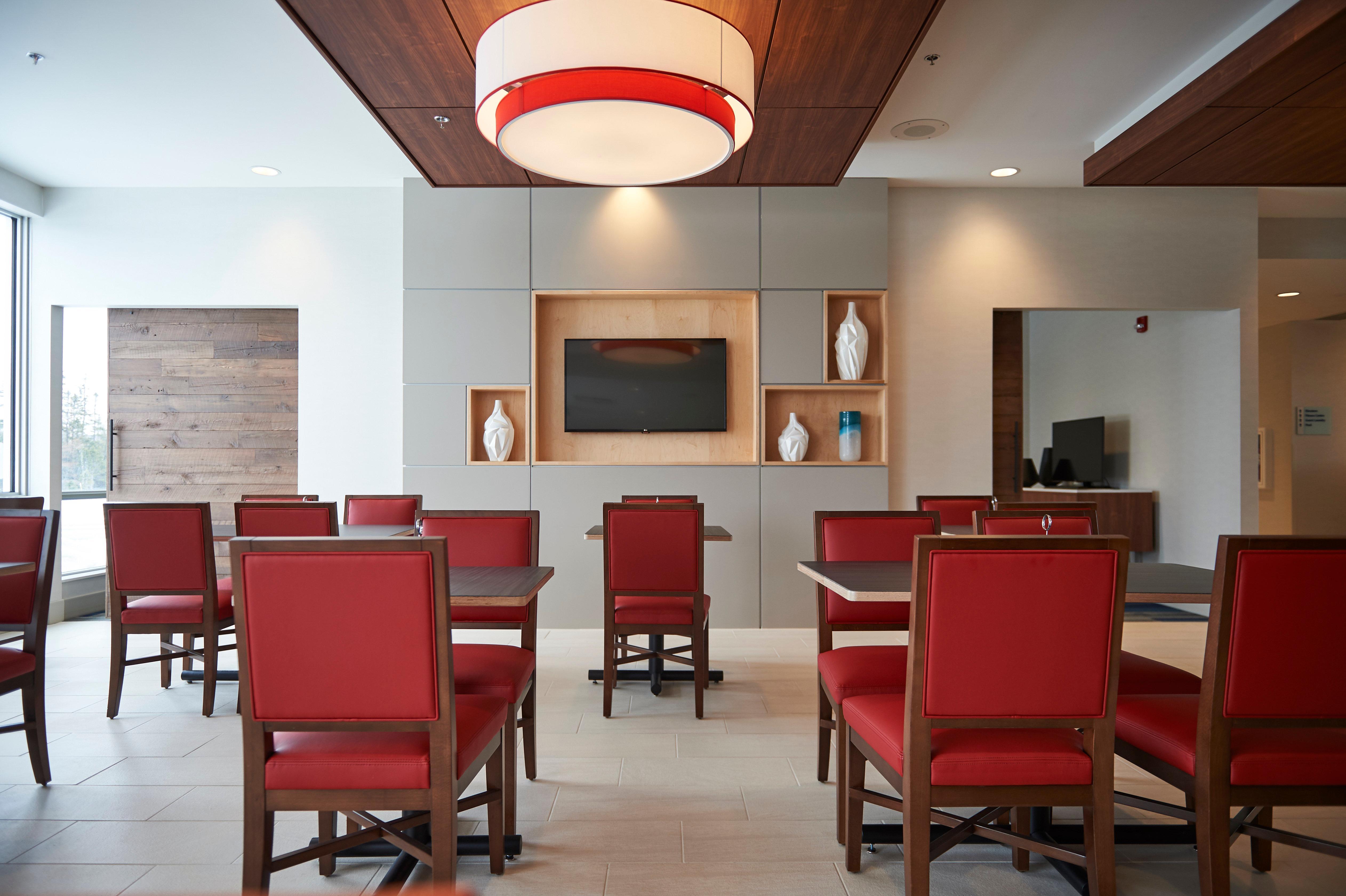 Holiday Inn Express & Suites St. John'S Airport By Ihg Bagian luar foto