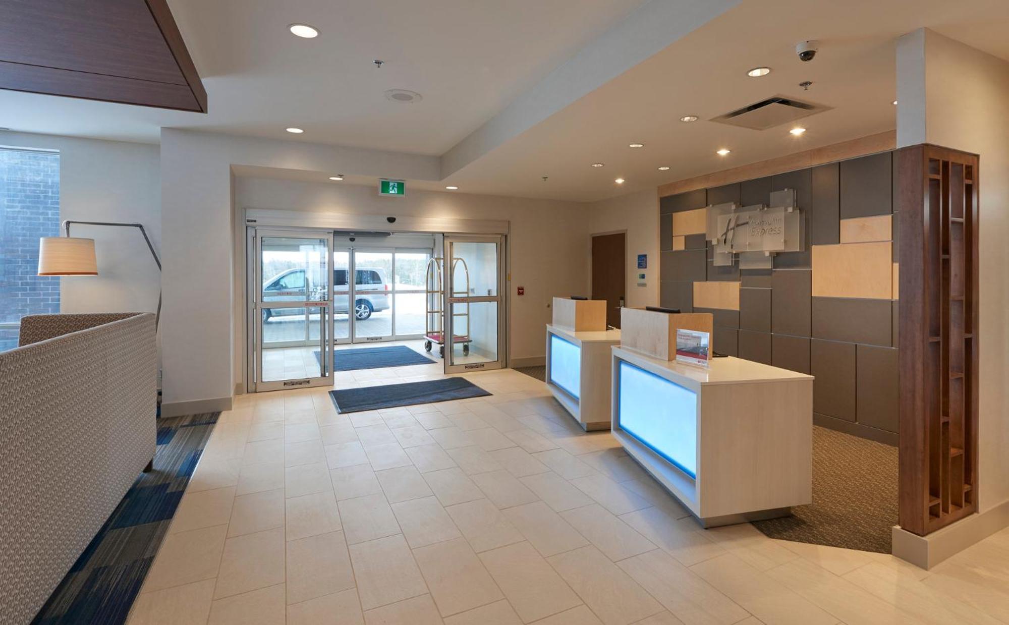 Holiday Inn Express & Suites St. John'S Airport By Ihg Bagian luar foto