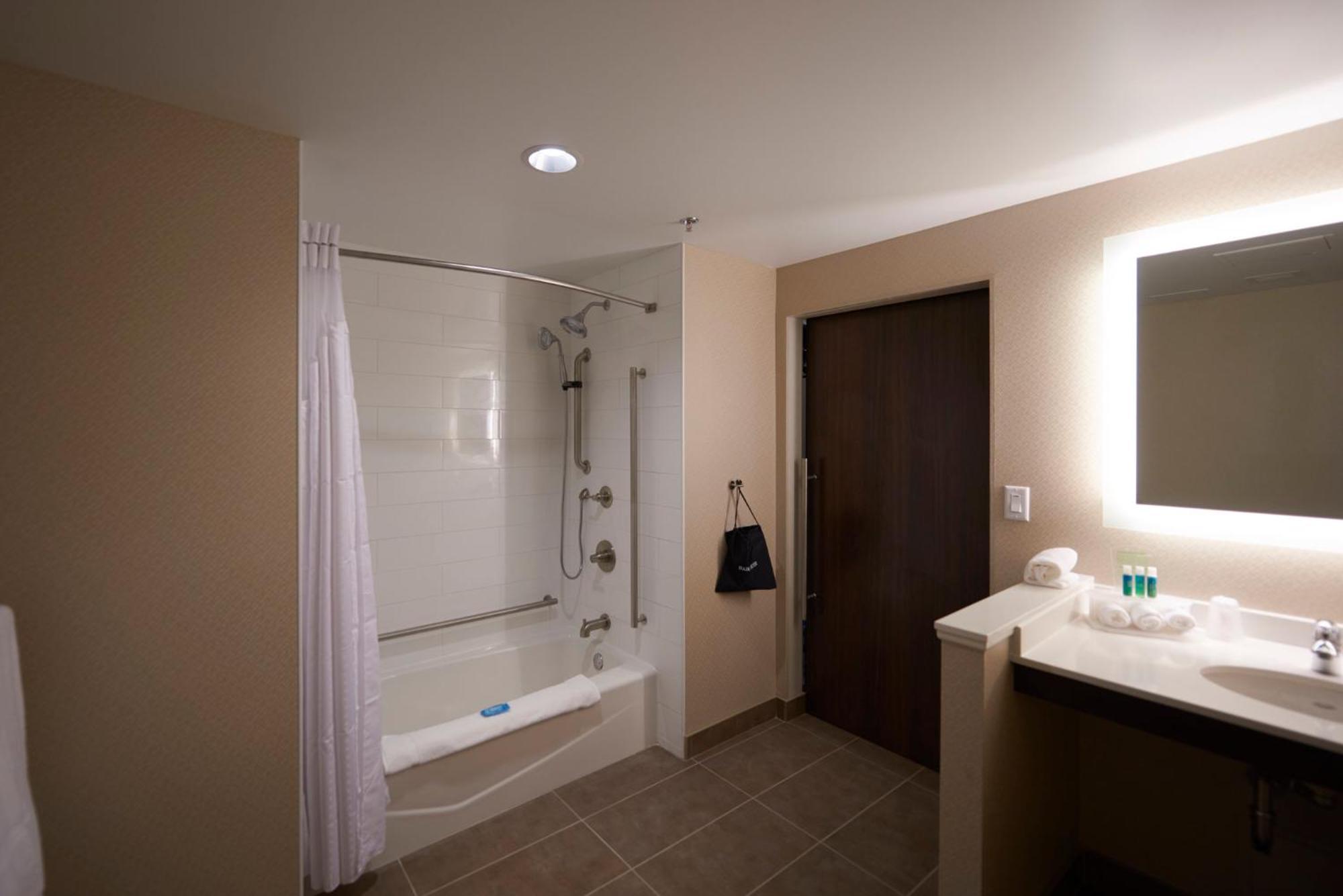 Holiday Inn Express & Suites St. John'S Airport By Ihg Bagian luar foto