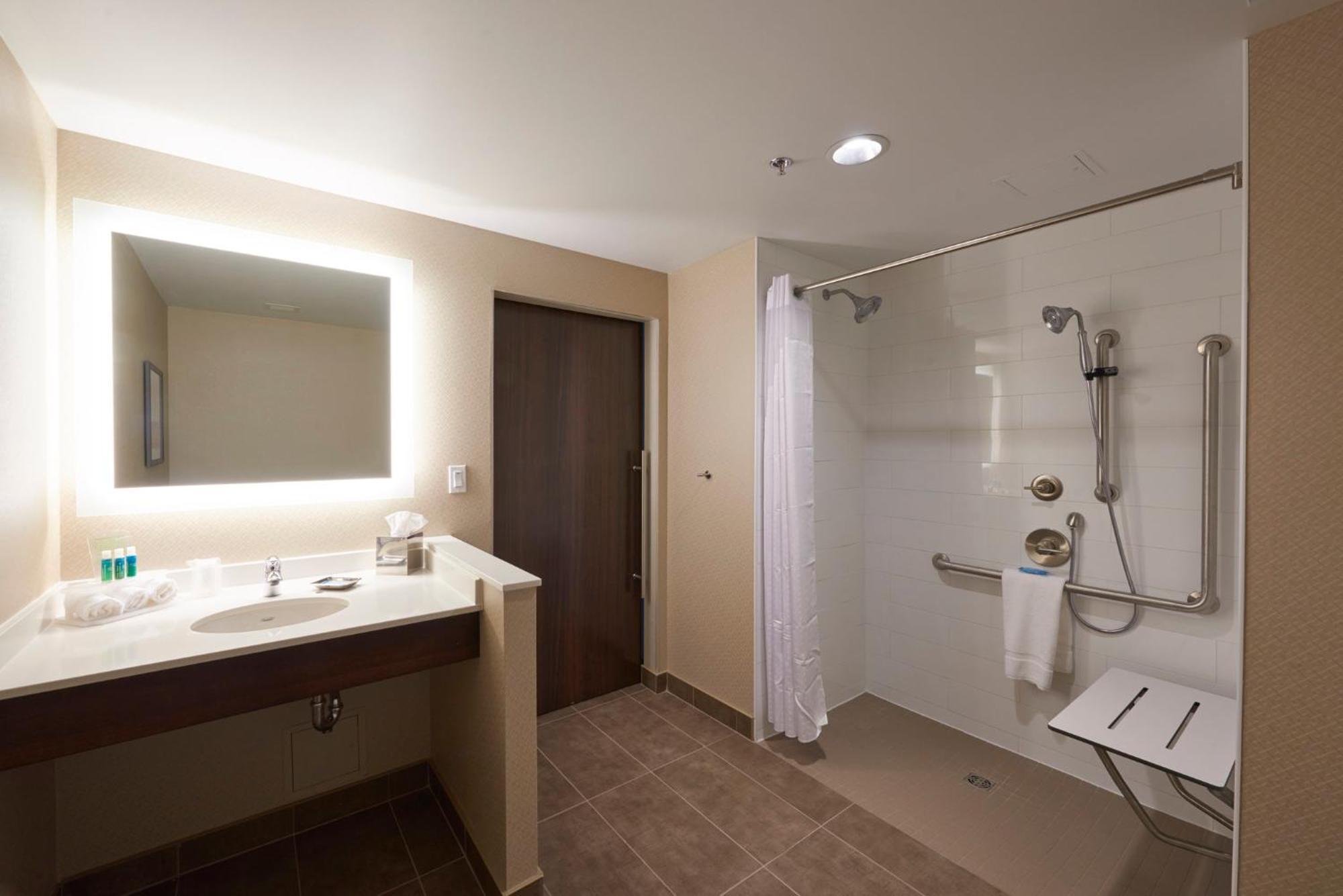 Holiday Inn Express & Suites St. John'S Airport By Ihg Bagian luar foto